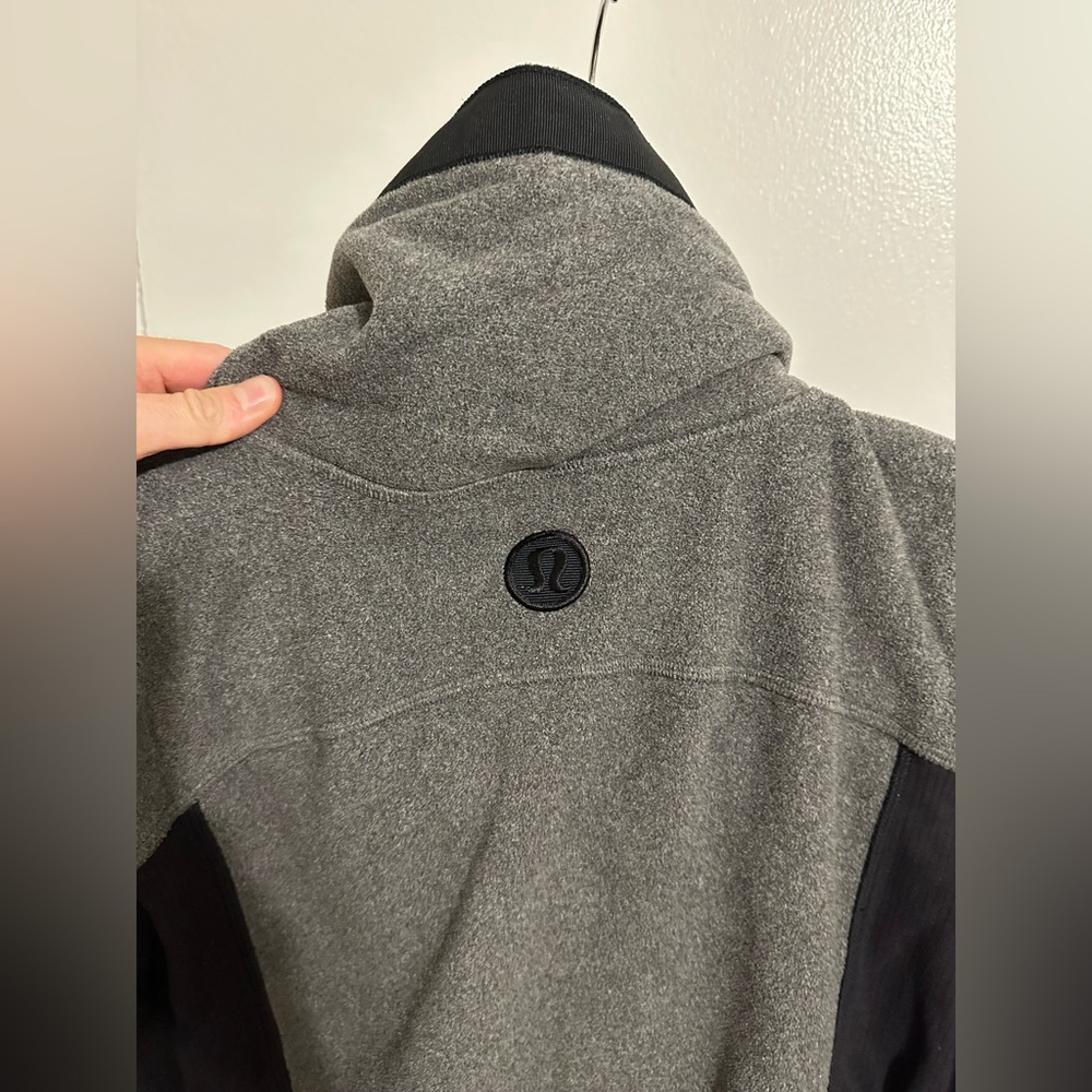 Lululemon gray and black half zip up sweater great condition